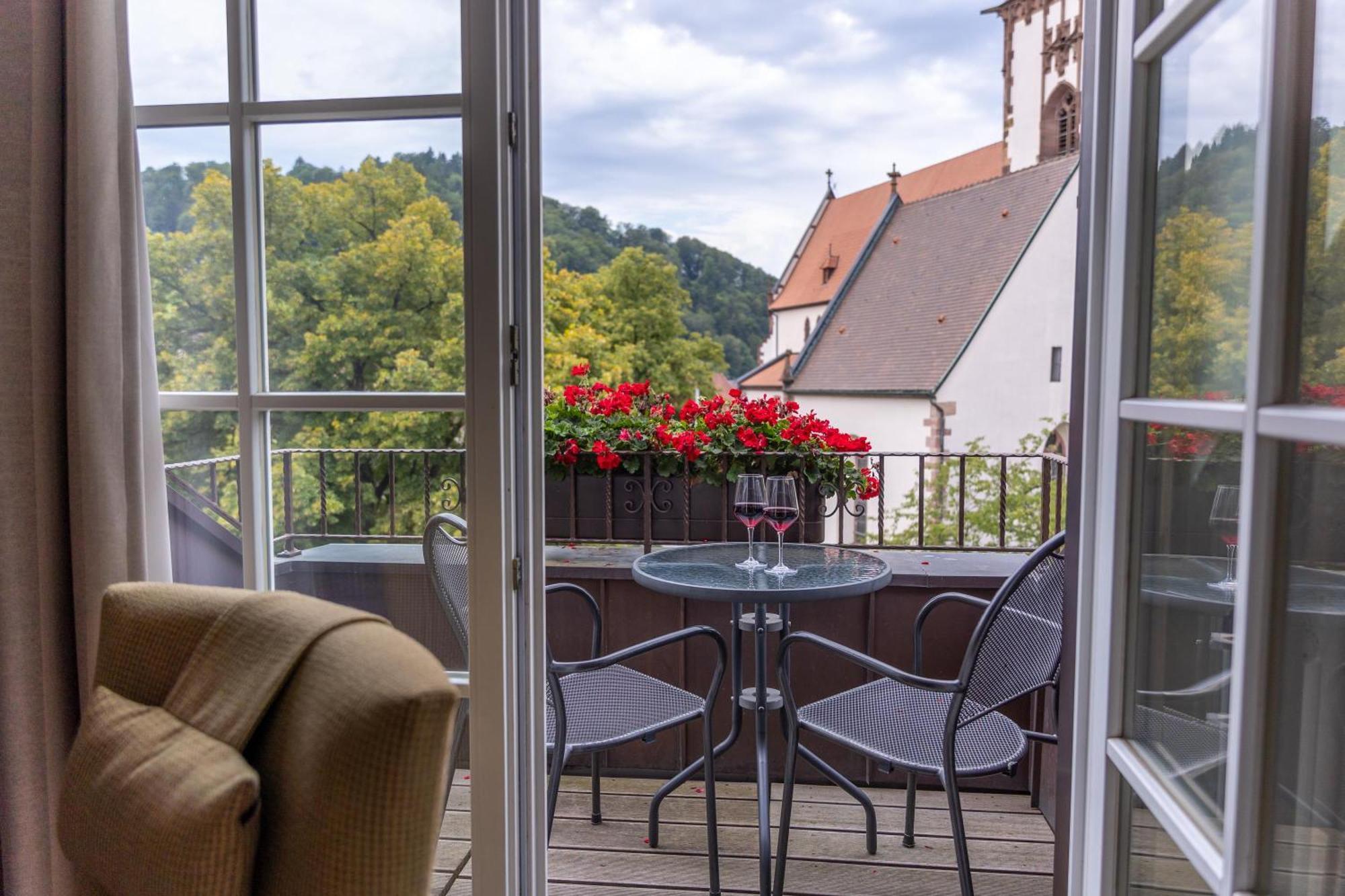 Hotel-Gasthaus Goldener Engel Glottertal Exterior photo